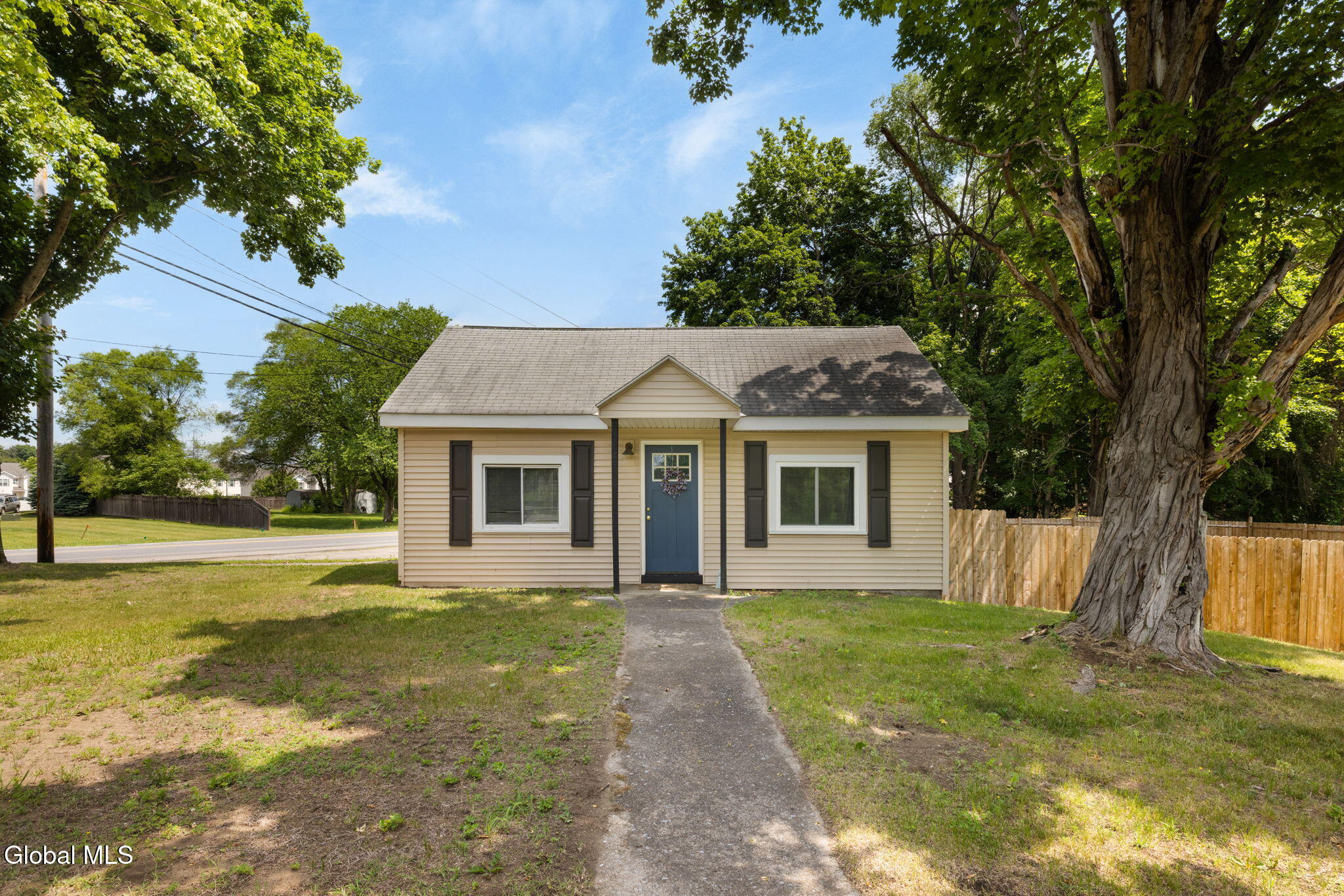162 Bluebird Road Moreau, NY 12803 - Photo 2 of 23 2Z6A7616