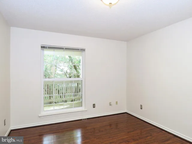 $254,000 | 1532 Lincoln Way, Unit 203, McLean, VA 22102