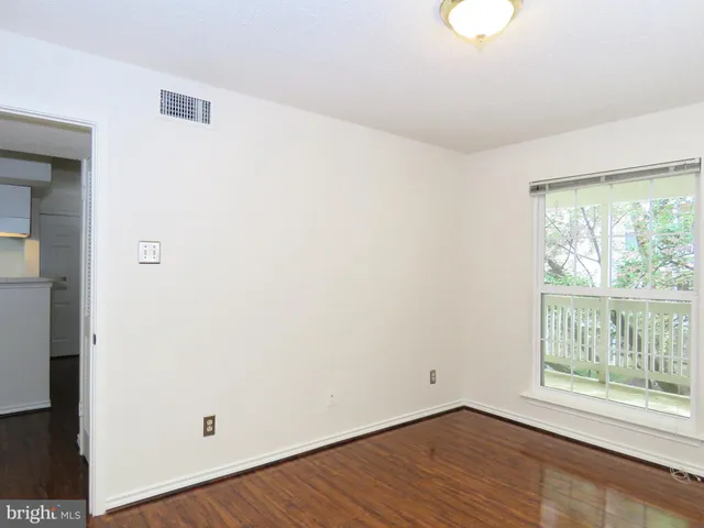 $254,000 | 1532 Lincoln Way, Unit 203, McLean, VA 22102