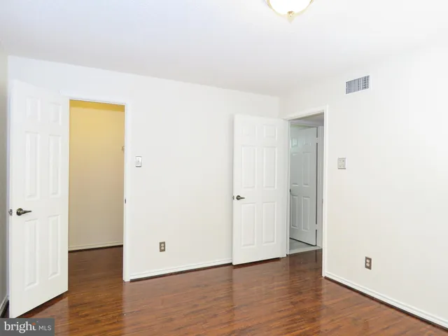 $254,000 | 1532 Lincoln Way, Unit 203, McLean, VA 22102