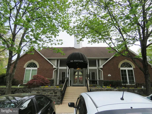 $254,000 | 1532 Lincoln Way, Unit 203, McLean, VA 22102