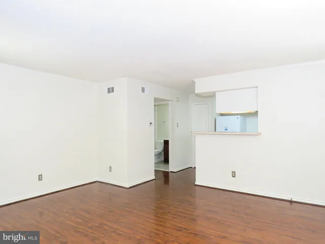 $254,000 | 1532 Lincoln Way, Unit 203, McLean, VA 22102