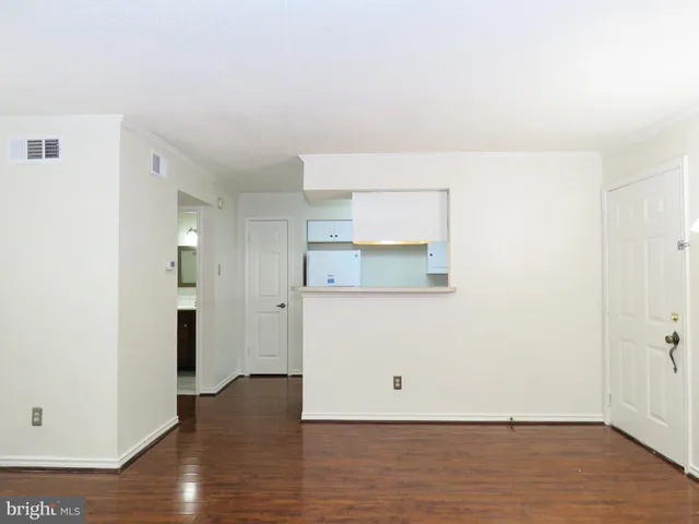 $254,000 | 1532 Lincoln Way, Unit 203, McLean, VA 22102