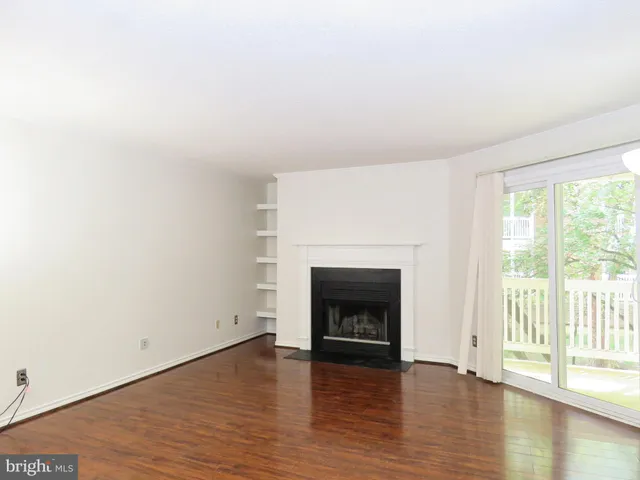 $254,000 | 1532 Lincoln Way, Unit 203, McLean, VA 22102