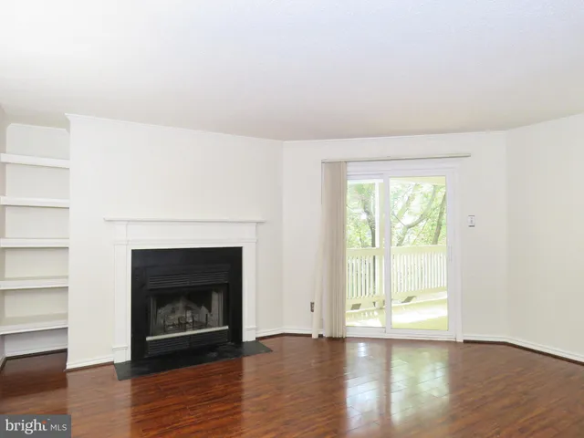 $254,000 | 1532 Lincoln Way, Unit 203, McLean, VA 22102