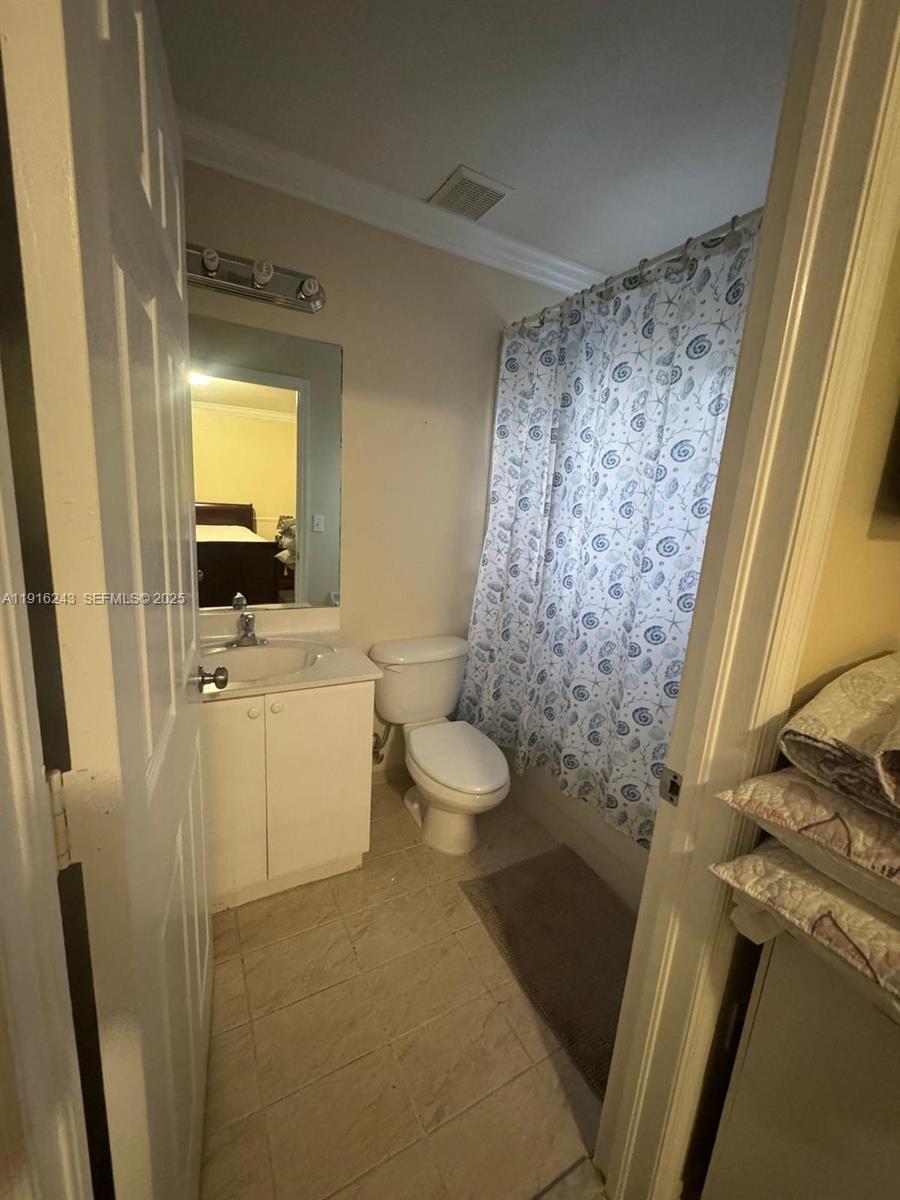 26328 Southwest 135th Place Homestead, FL 33032 - Photo 11 of 21
