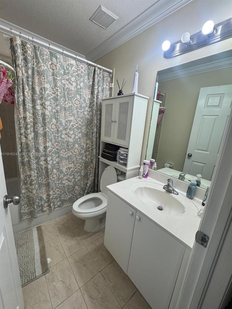 26328 Southwest 135th Place Homestead, FL 33032 - Photo 12 of 21