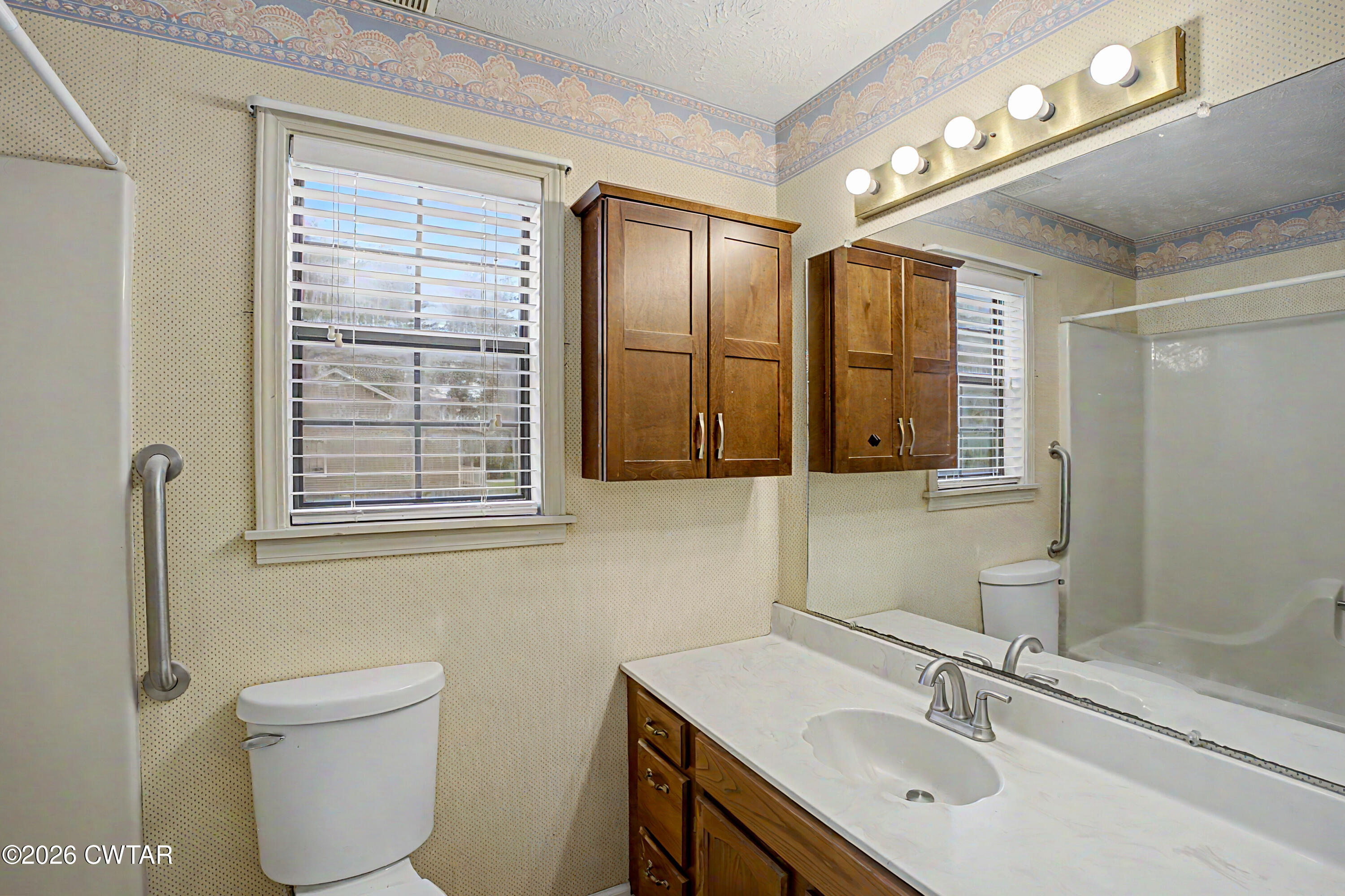1074 Old Humboldt Road Jackson, TN 38305 - Photo 17 of 20 Master Bathroom