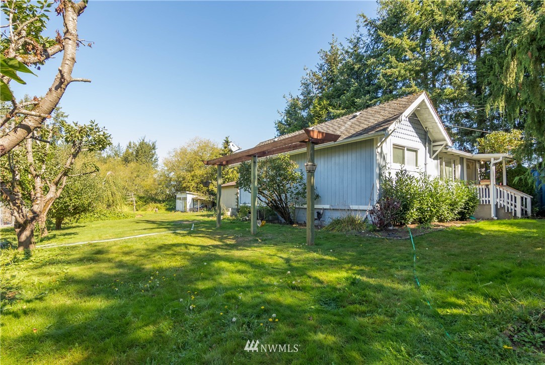 184 East Smith Road Bellingham, WA 98226 - Photo 1 of 24 Gallery Image 1