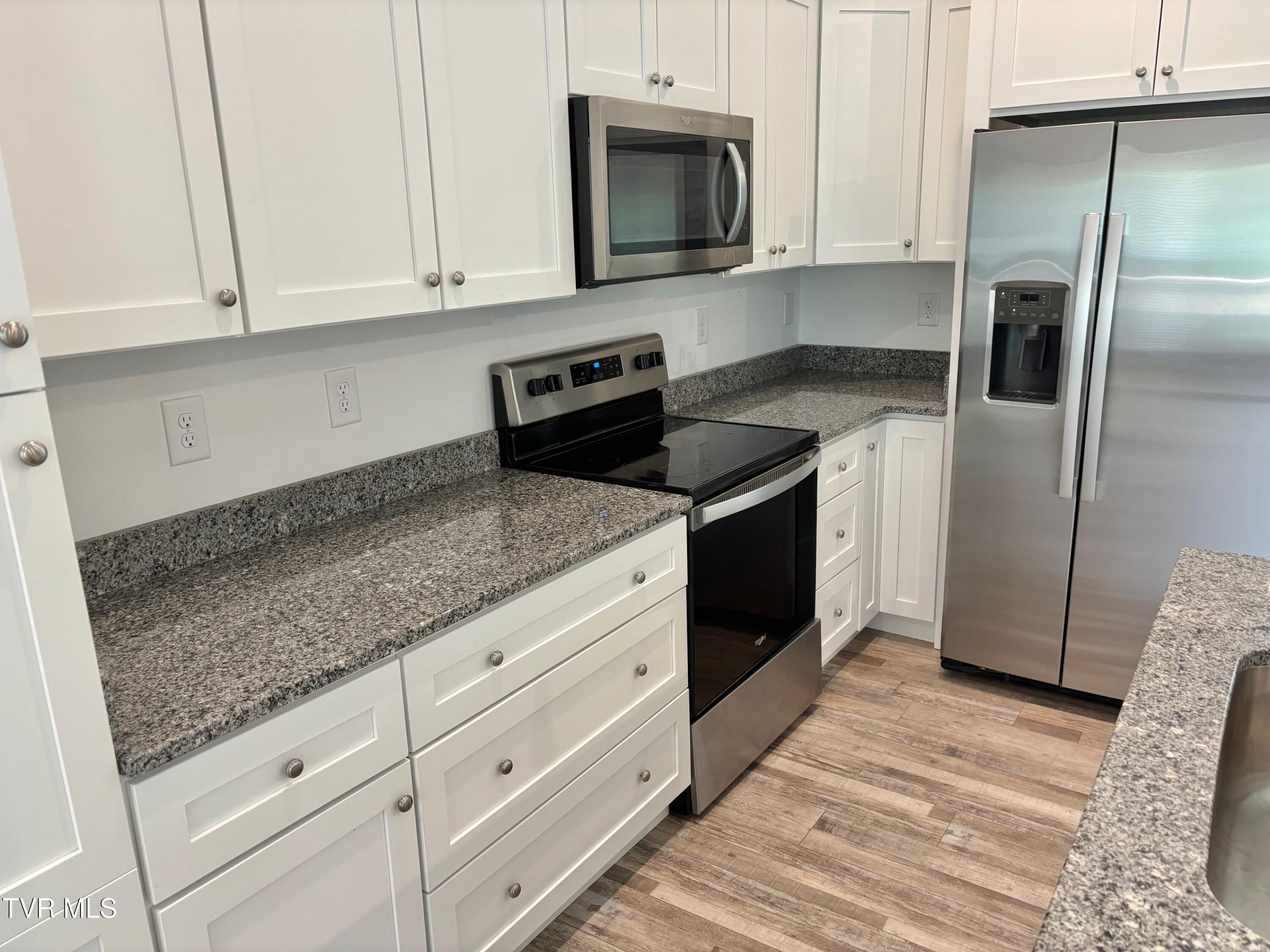 1412 R Indian Ridge Road Johnson City, TN 37604 - Photo 3 of 14 IMG_0545