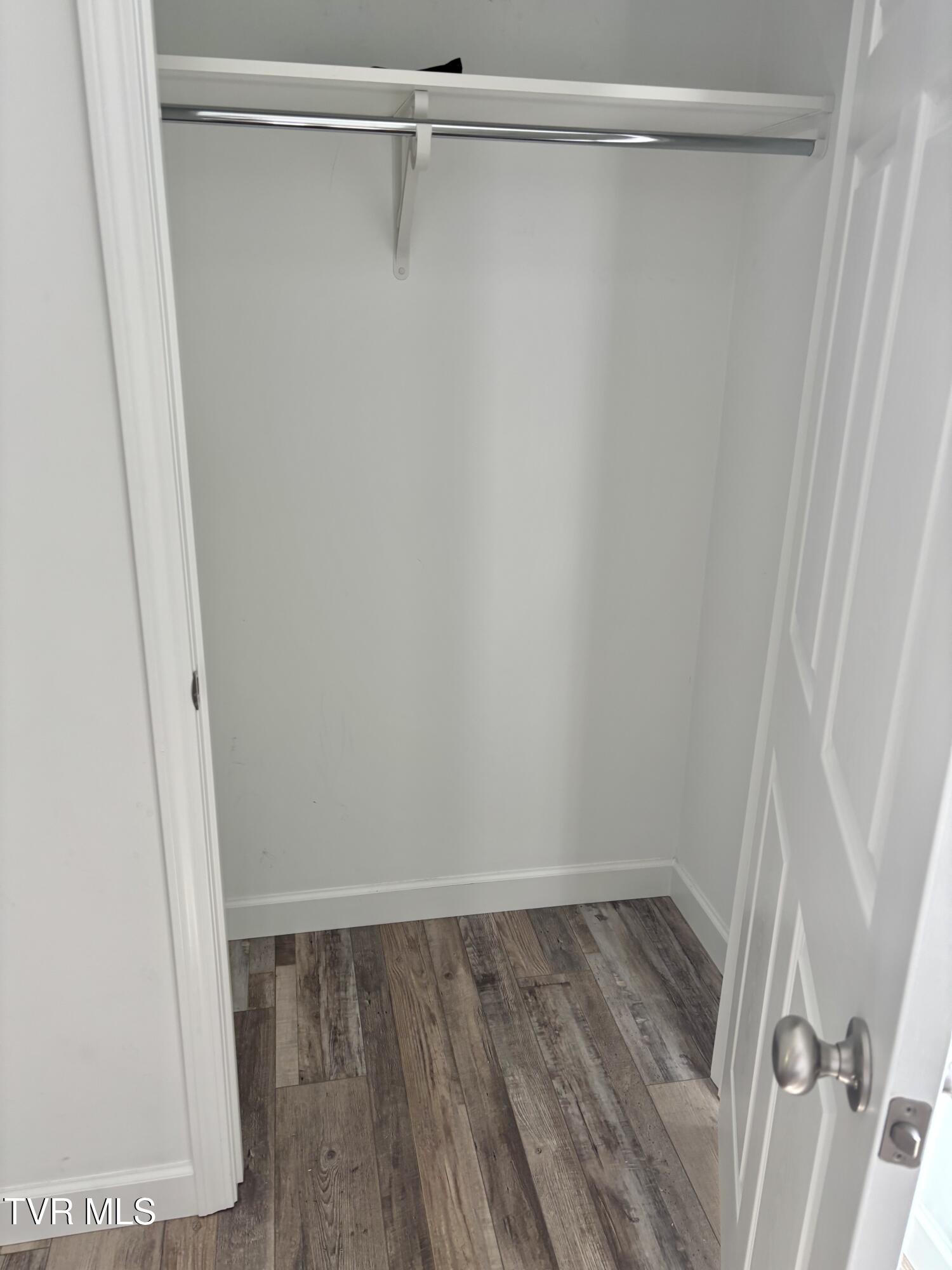 1412 R Indian Ridge Road Johnson City, TN 37604 - Photo 6 of 14 IMG_0542