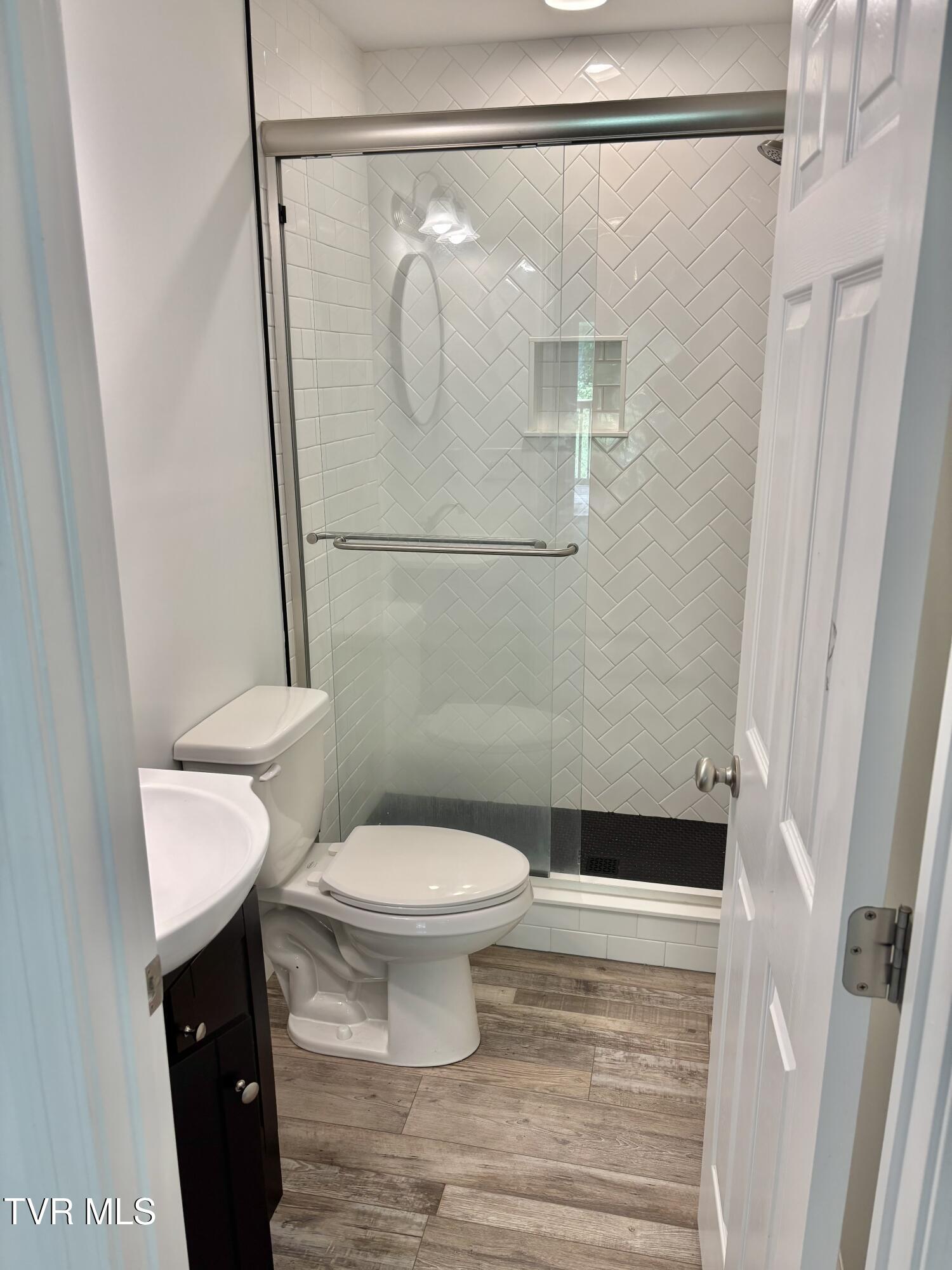 1412 R Indian Ridge Road Johnson City, TN 37604 - Photo 9 of 14 IMG_0540