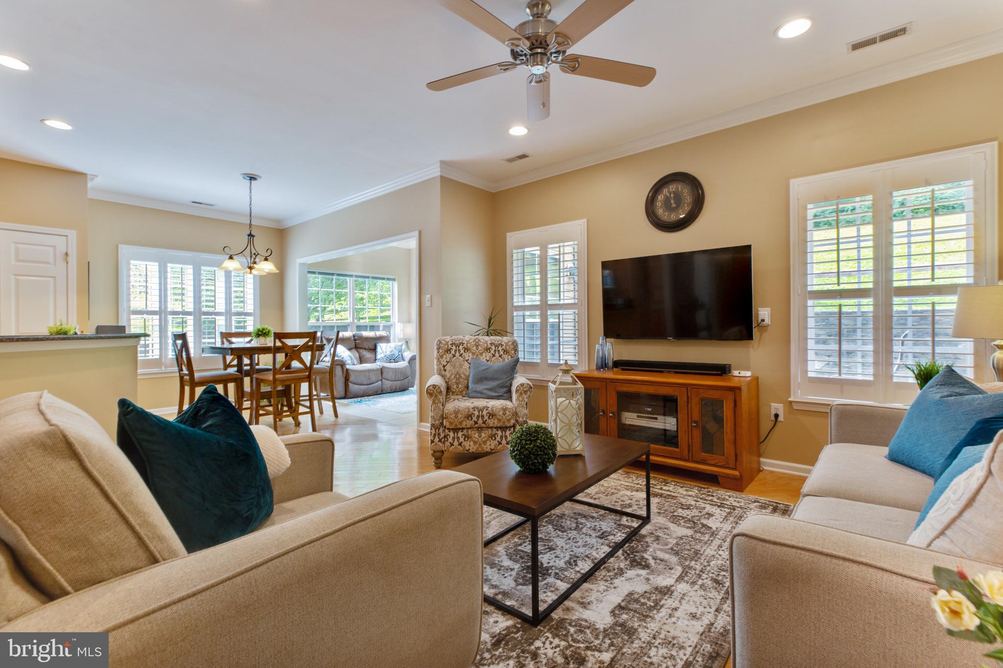 3 Brentwood Road Boothwyn, PA 19061 - Photo 6 of 30 Living Room