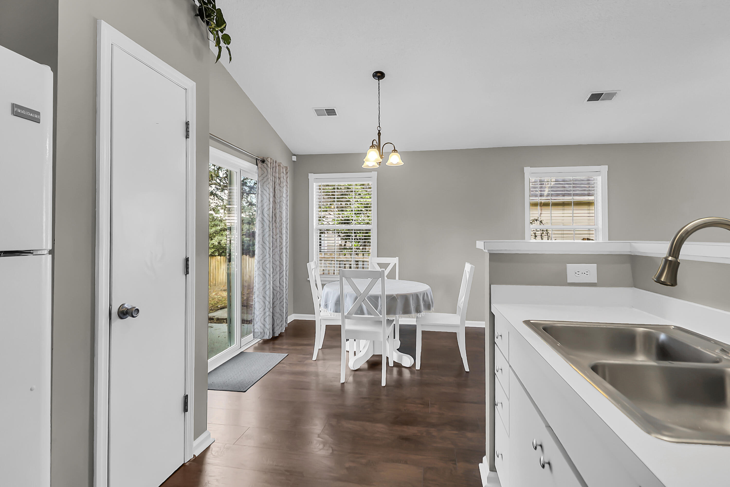 222 Lytham Court Charleston, SC 29414 - Photo 13 of 41 222 Lytham Ct -Tidalcreekphoto- (23)