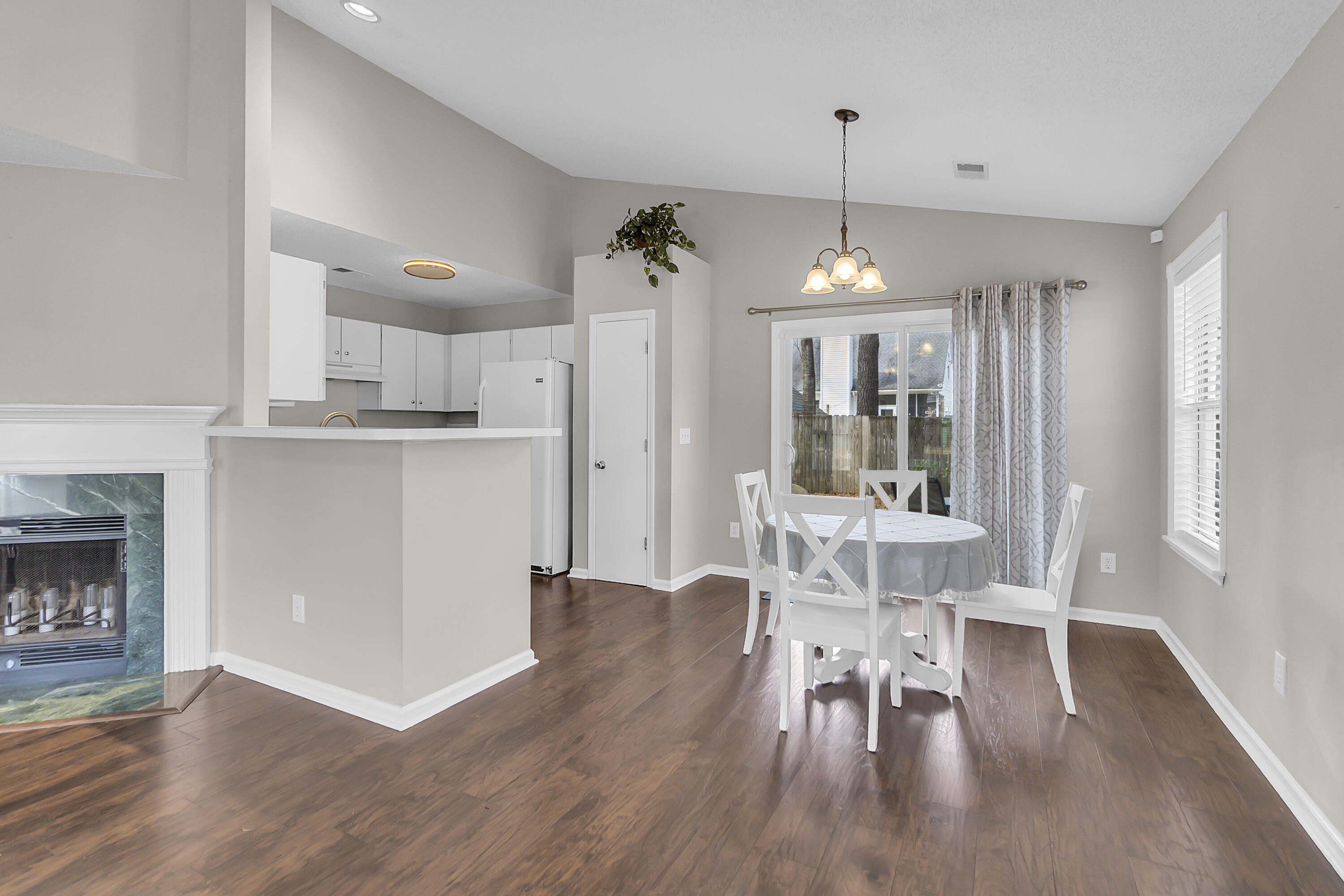 222 Lytham Court Charleston, SC 29414 - Photo 7 of 41 222 Lytham Ct -Tidalcreekphoto- (17)