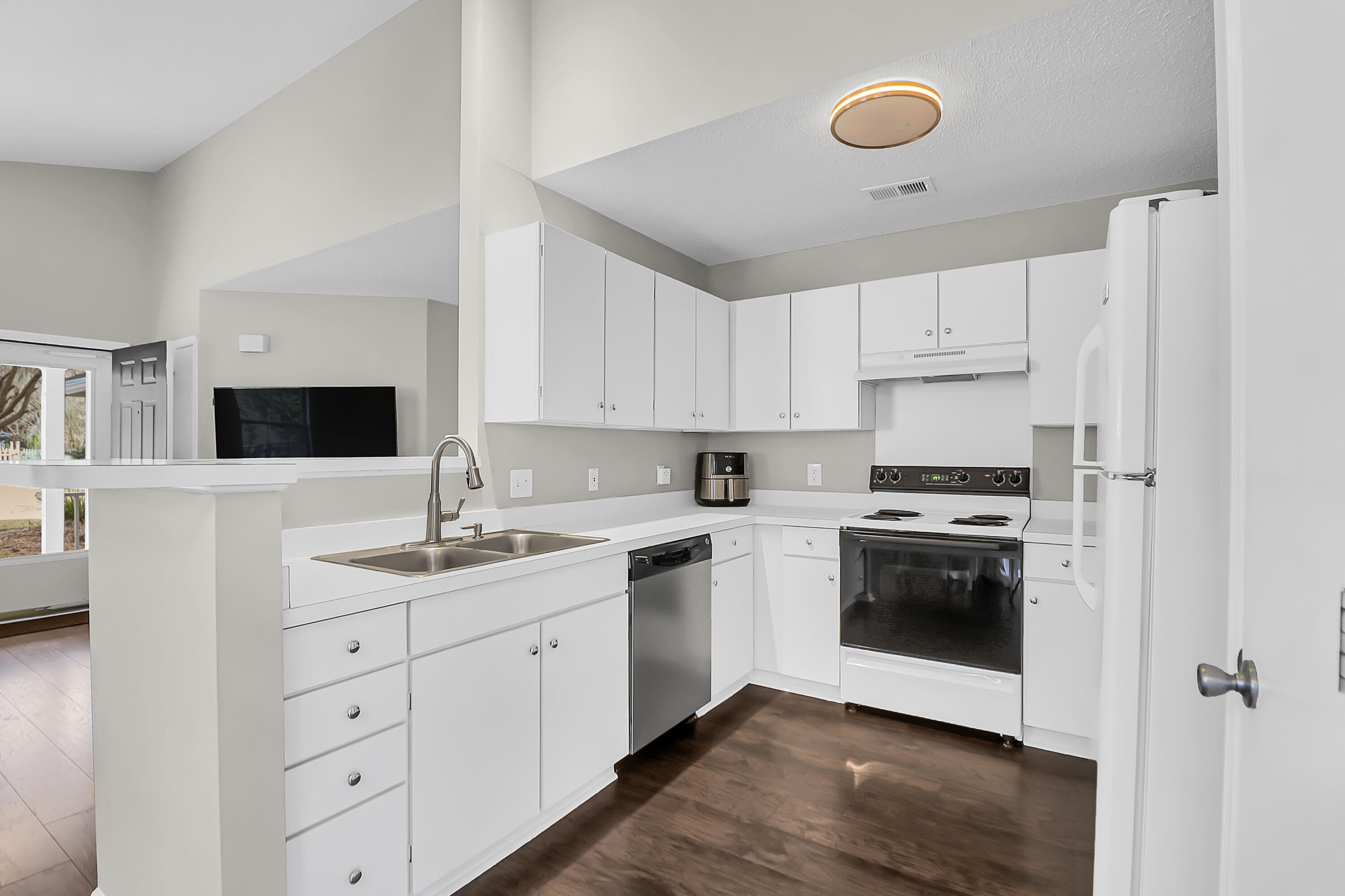 222 Lytham Court Charleston, SC 29414 - Photo 10 of 41 222 Lytham Ct -Tidalcreekphoto- (20)