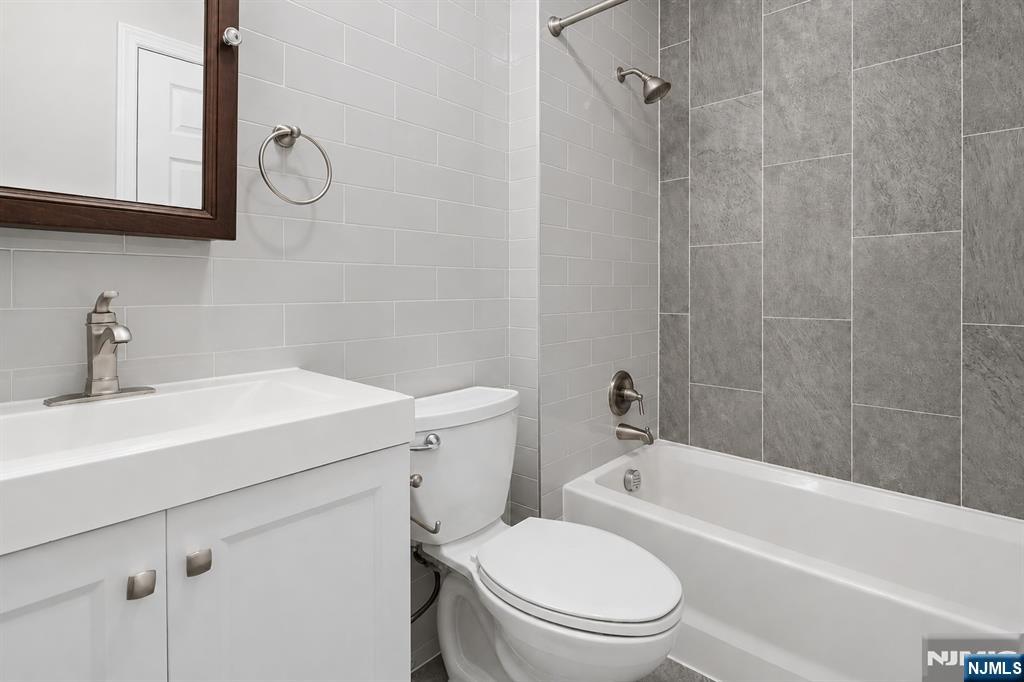74 Boston Street Newark, NJ 07103 - Photo 10 of 18