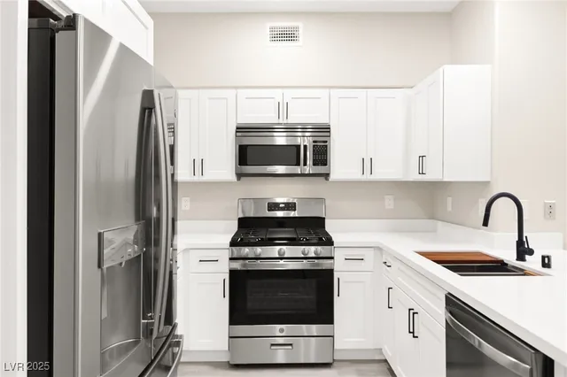 $184,990 | 5751 East Hacienda Avenue, Unit 159, Las Vegas, NV 89122