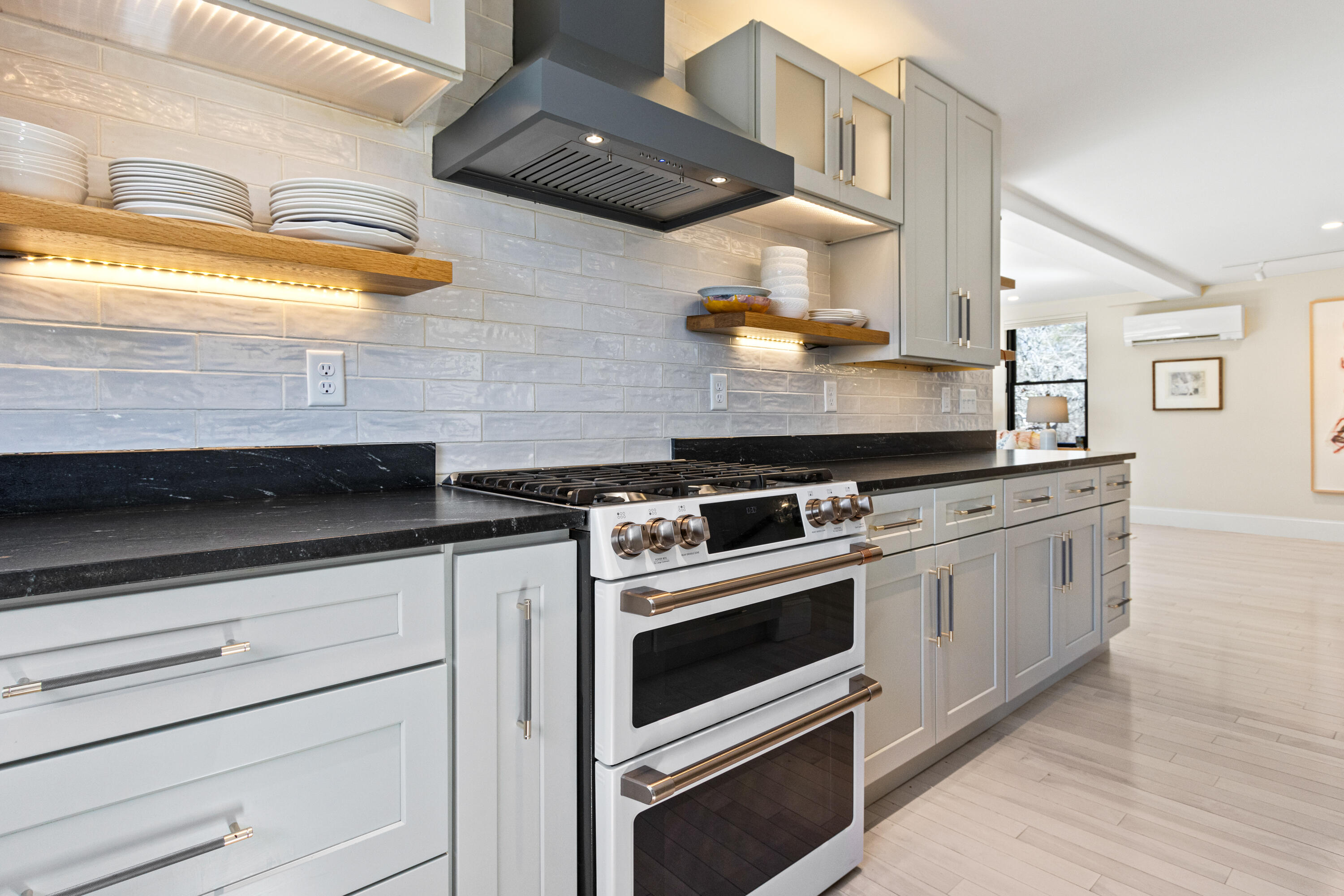 18 Greely Road Cumberland, ME 04021 - Photo 22 of 54 Dining/Kitchen