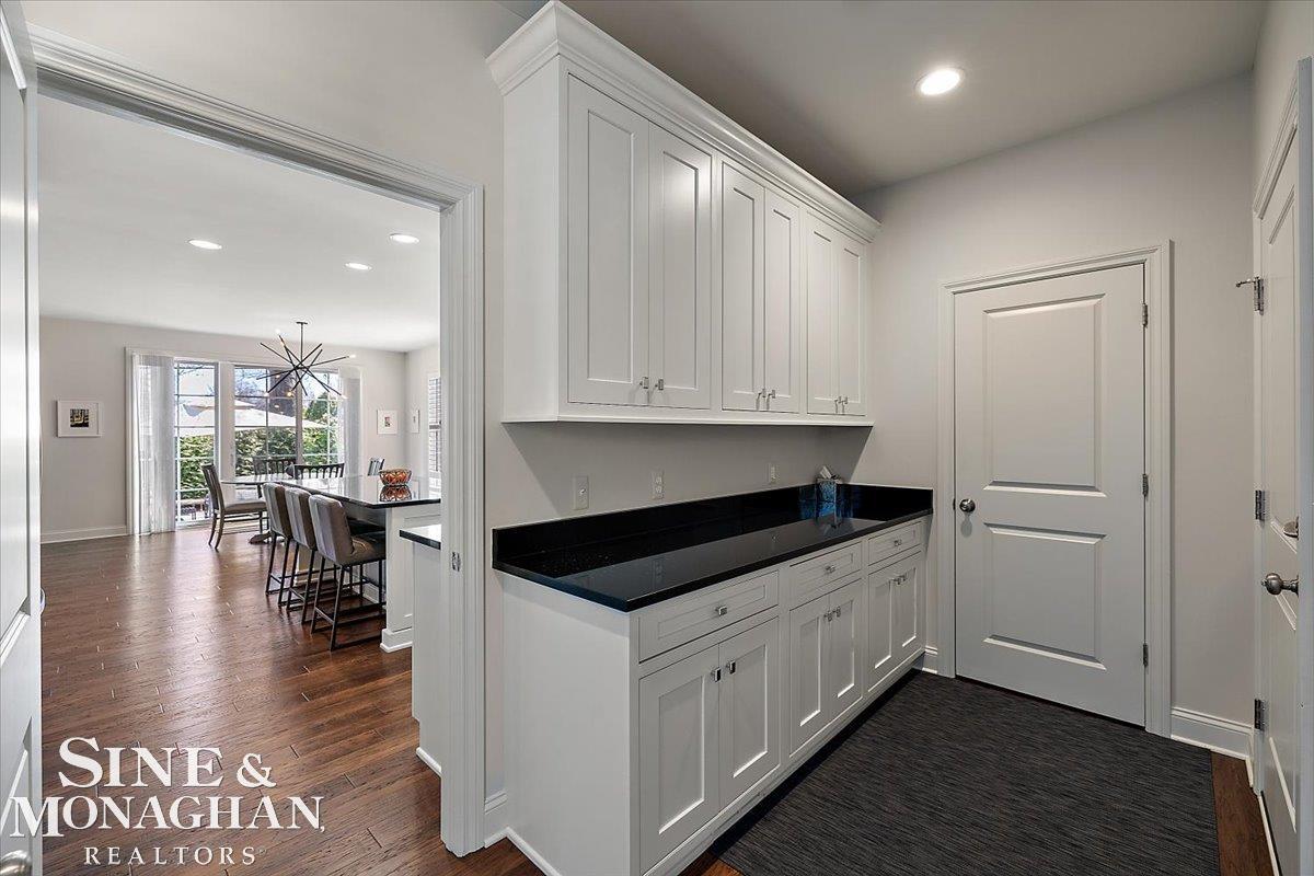 1004 Harvard Road Grosse Pointe, MI 48230 - Photo 19 of 60 50171421-7eb5fd5a-2af7-47df-a2b5-389d01e58265.JPG