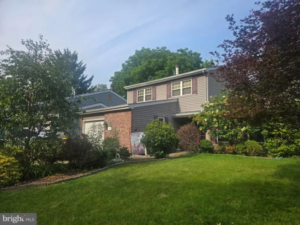 $475,000 | 111 Commonwealth Drive, Newtown, PA 18940