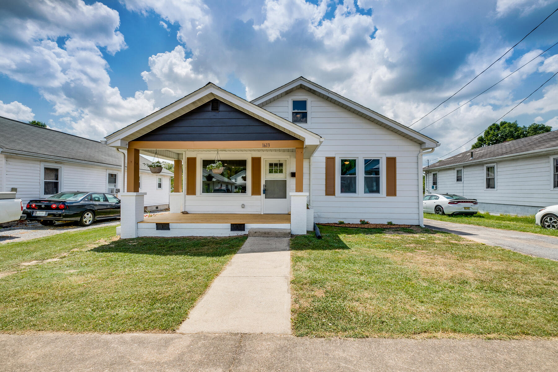 1613 Spring Street Kingsport, TN 37664 - Photo 1 of 39 001
