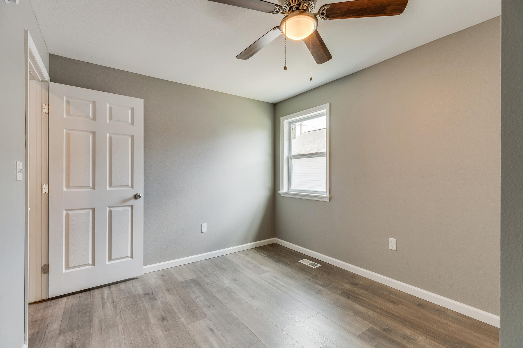 1613 Spring Street Kingsport, TN 37664 - Photo 17 of 39 024