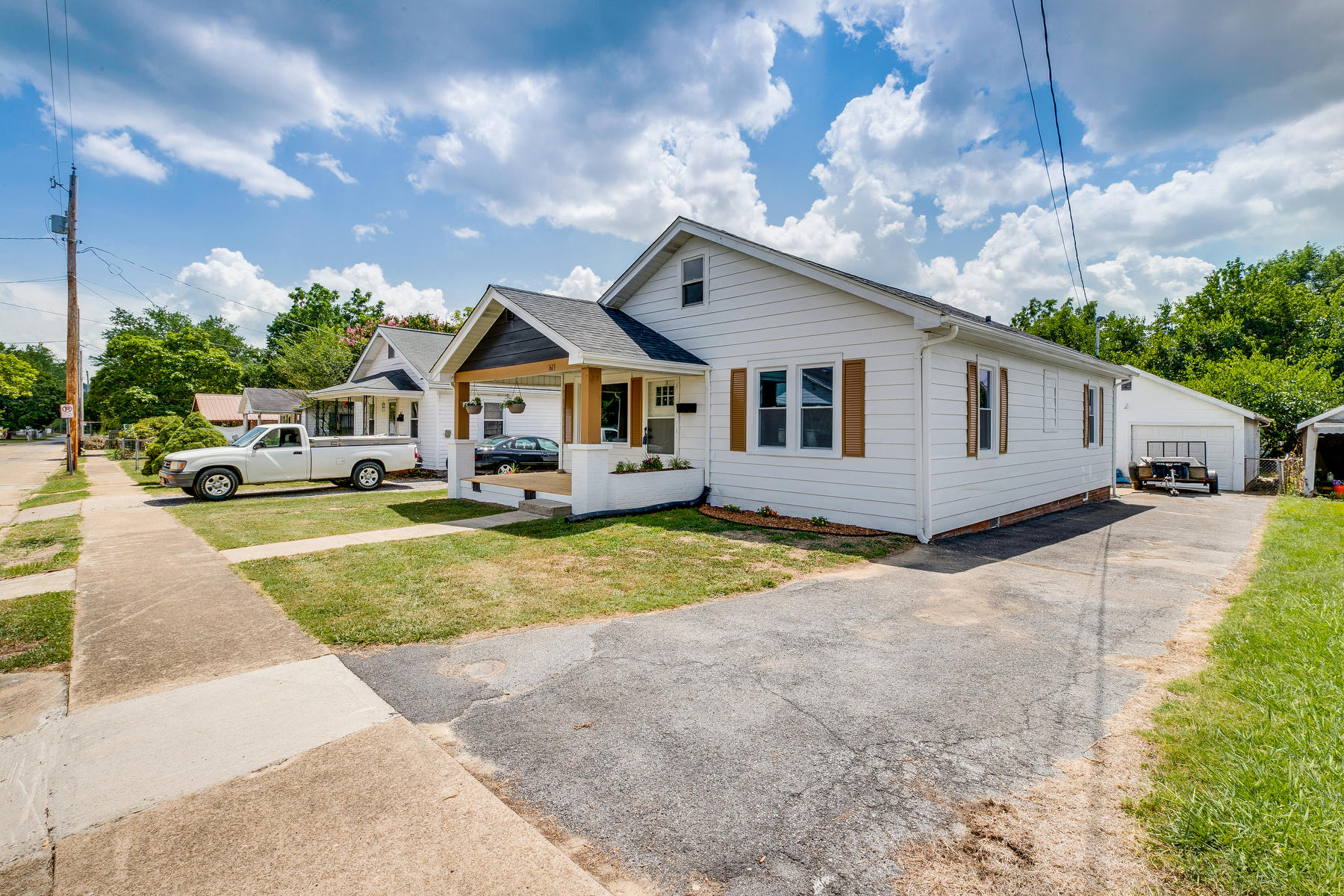 1613 Spring Street Kingsport, TN 37664 - Photo 4 of 39 003