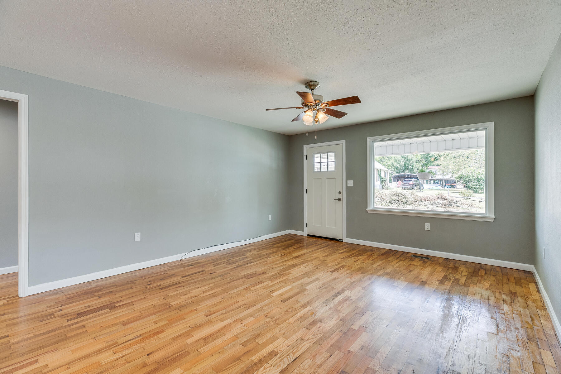 1613 Spring Street Kingsport, TN 37664 - Photo 6 of 39 007