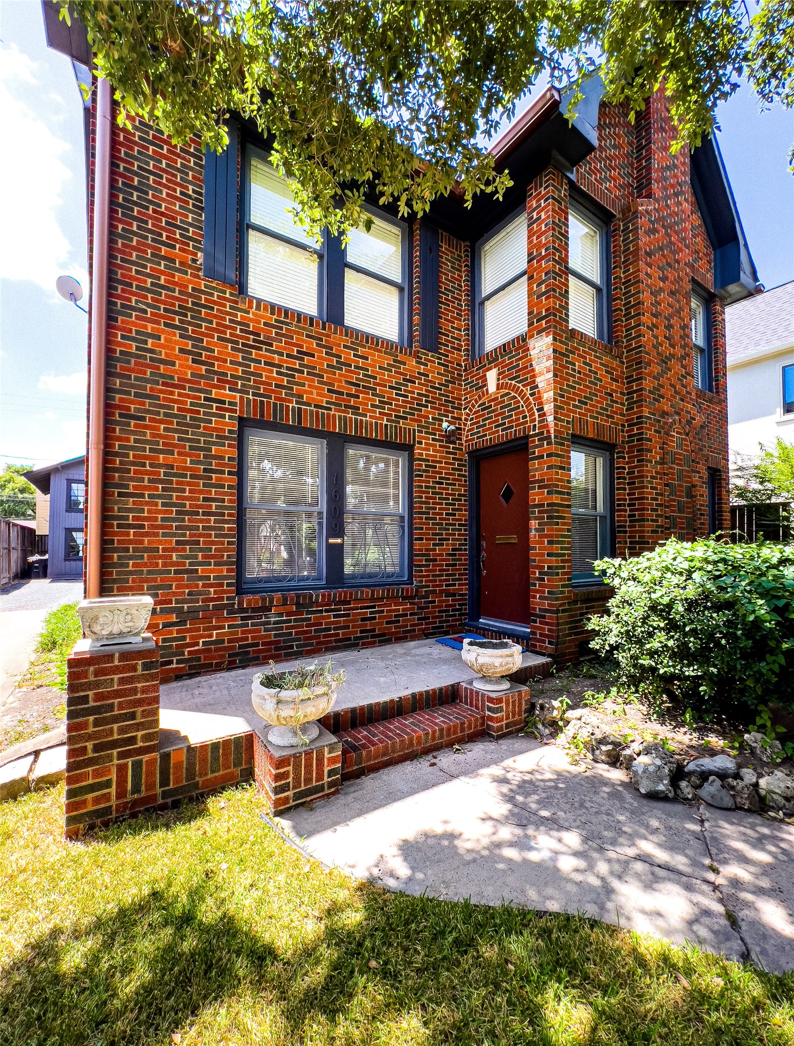 1609 Kipling Street Houston, TX 77006 - Photo 22 of 22 Unit Entry, 1st Floor