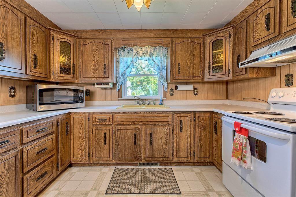 139 Holly Place Road Mount Pleasant, PA 15666 - Photo 9 of 37 Kitchen