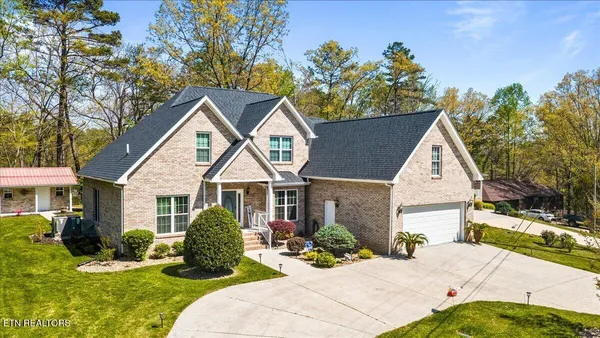 $469,900 | 176 Mineral Springs Lane, Jacksboro, TN 37757
