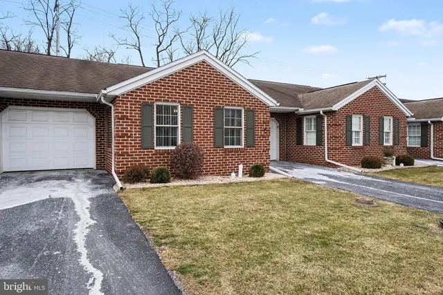 $186,000 | 722 Fireside Drive, Shippensburg, PA 17257