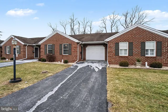 $186,000 | 722 Fireside Drive, Shippensburg, PA 17257