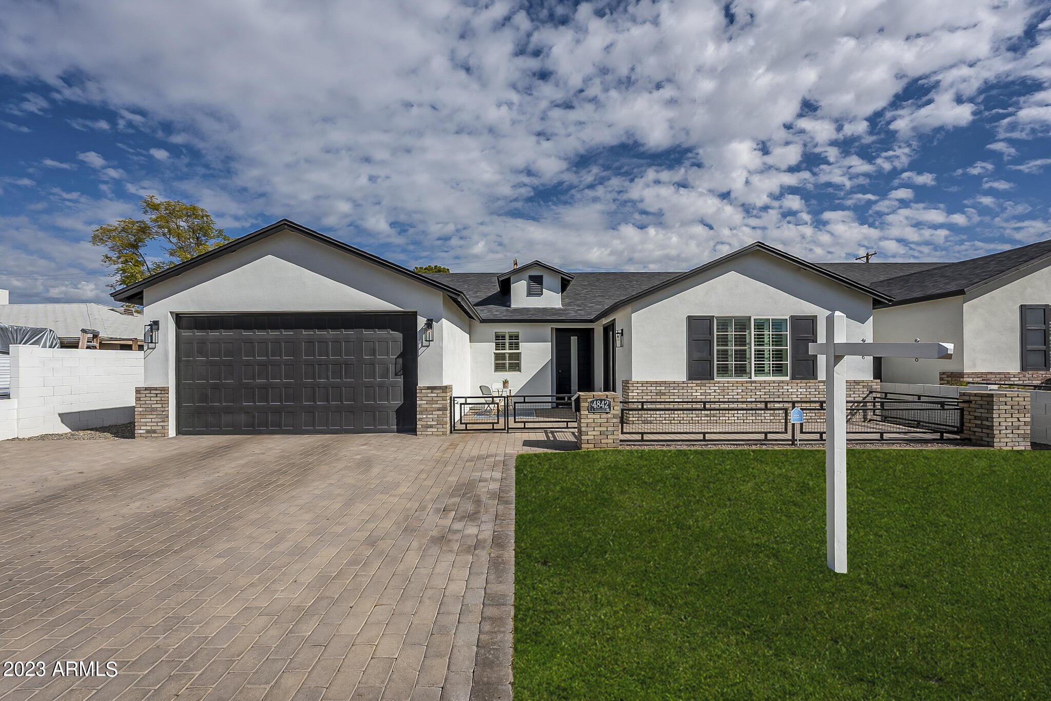 4842 East Piccadilly Road Phoenix, AZ 85018 - Photo 1 of 37 Front