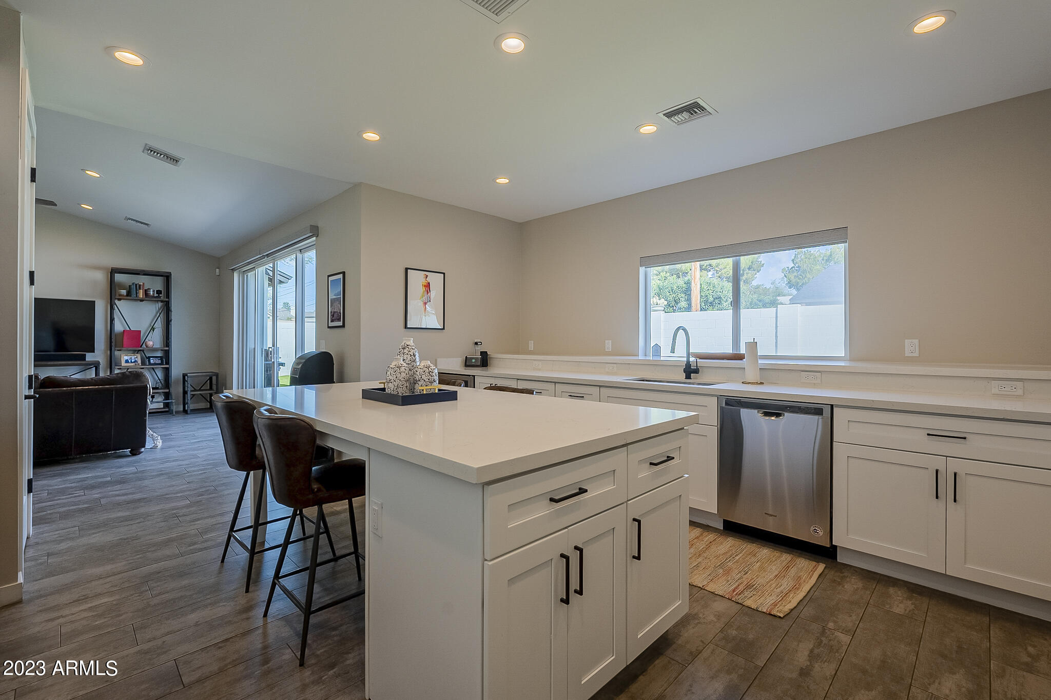 4842 East Piccadilly Road Phoenix, AZ 85018 - Photo 11 of 37 Kitchen 3
