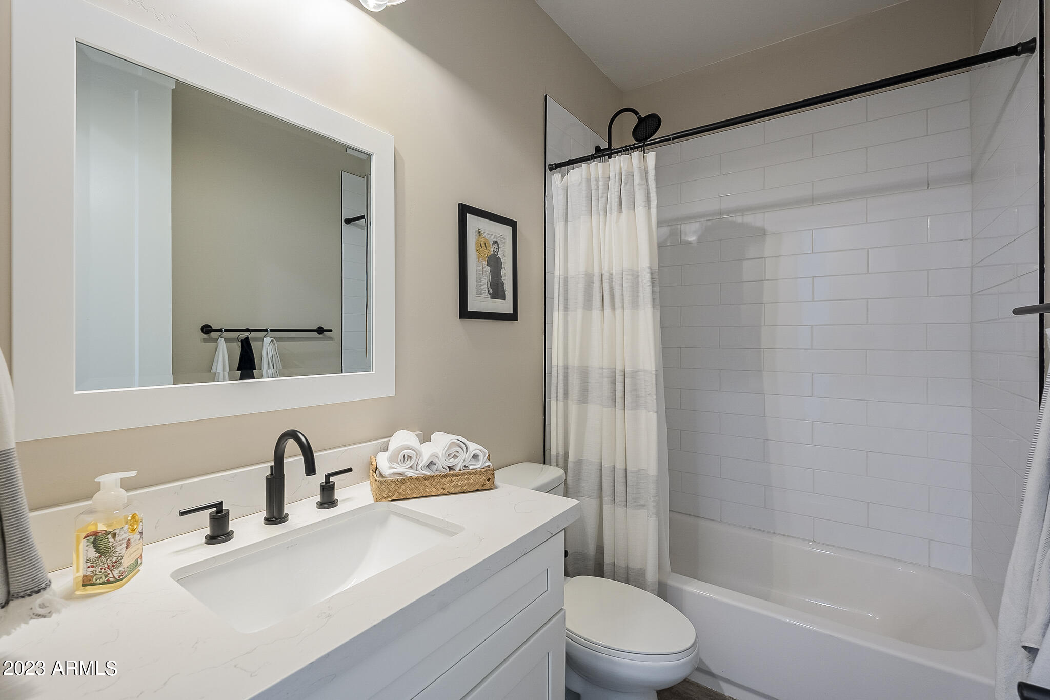 4842 East Piccadilly Road Phoenix, AZ 85018 - Photo 17 of 37 Bath 2