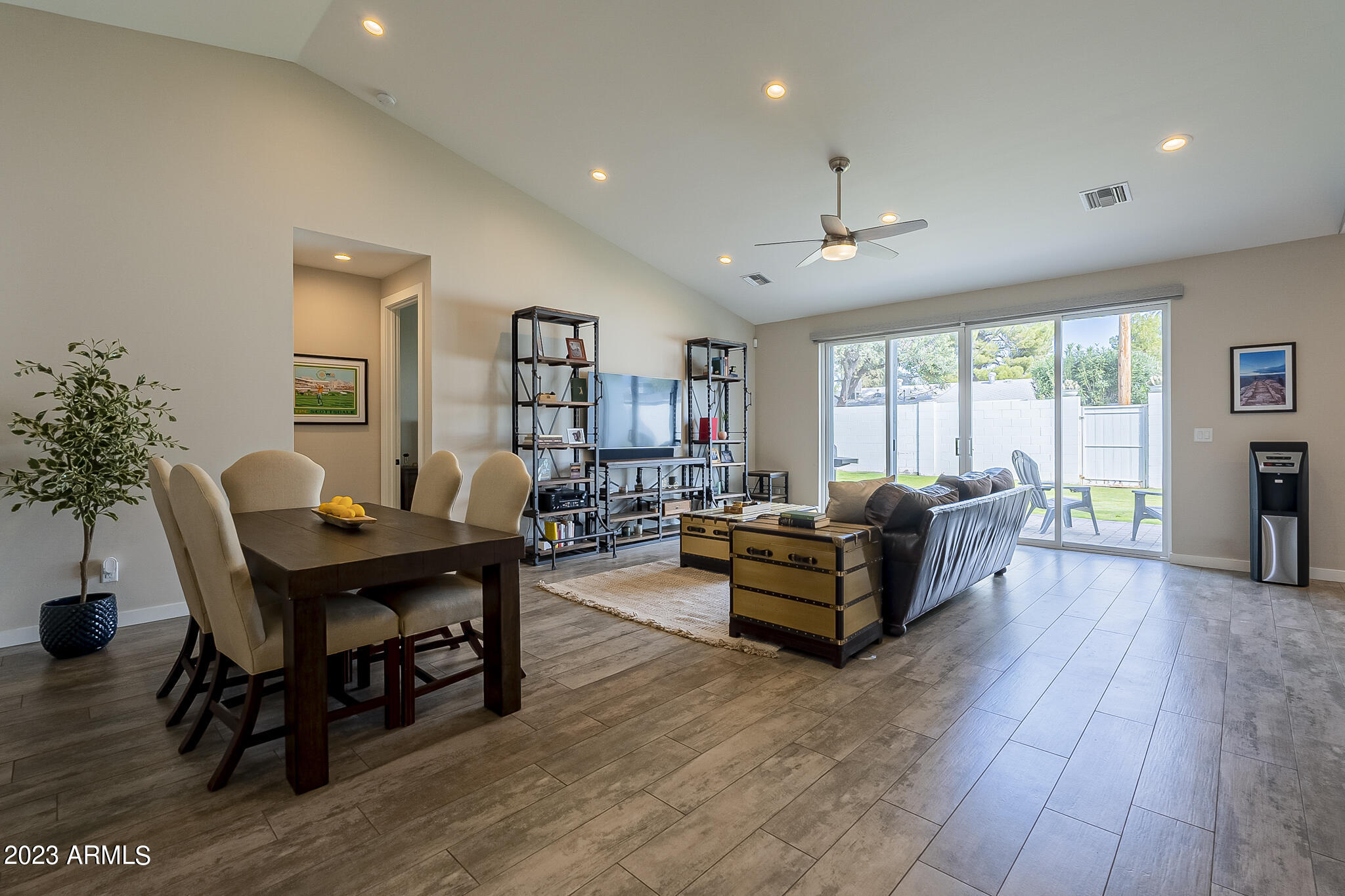 4842 East Piccadilly Road Phoenix, AZ 85018 - Photo 5 of 37 Great Room