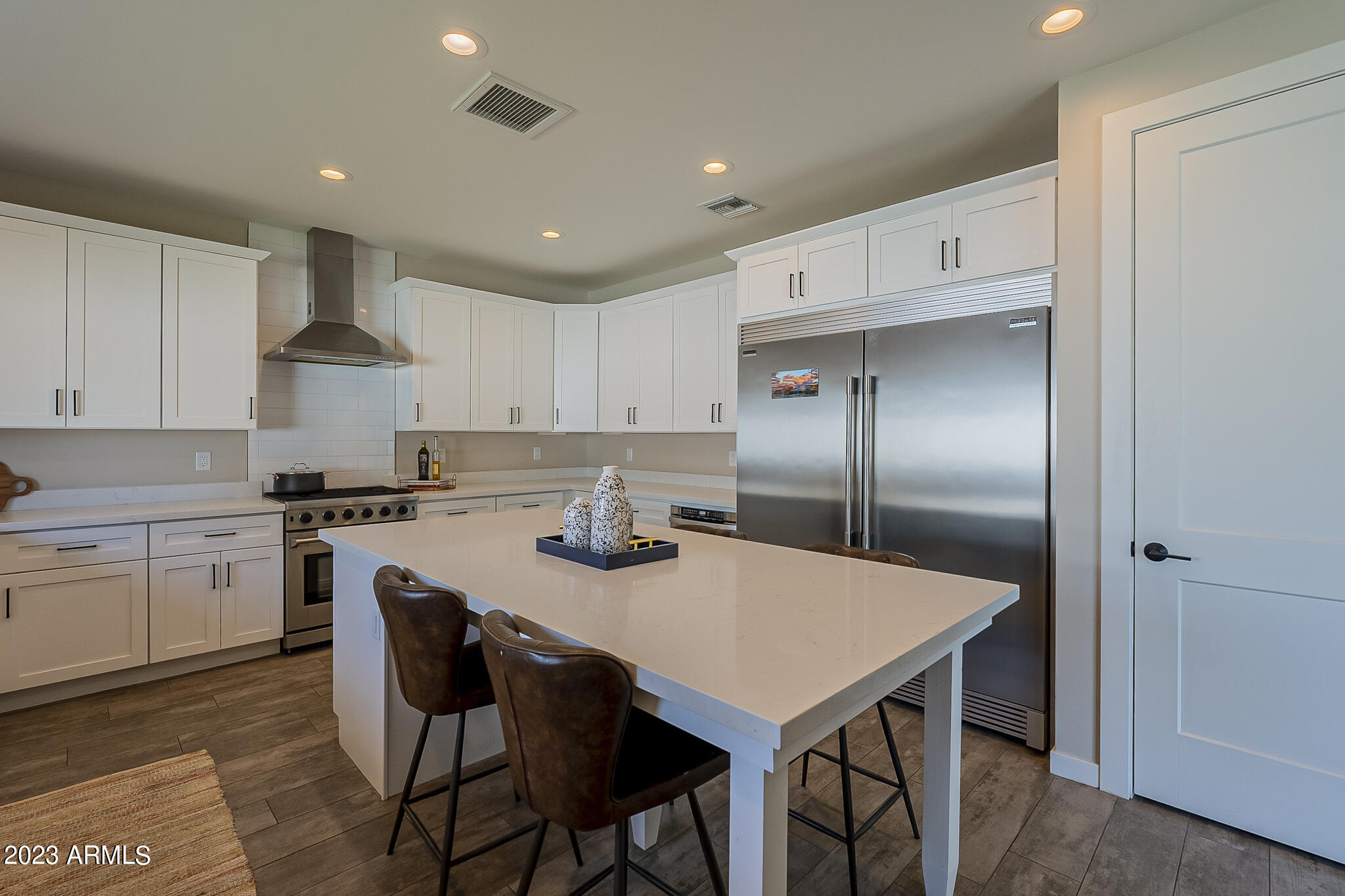 4842 East Piccadilly Road Phoenix, AZ 85018 - Photo 8 of 37 Kitchen