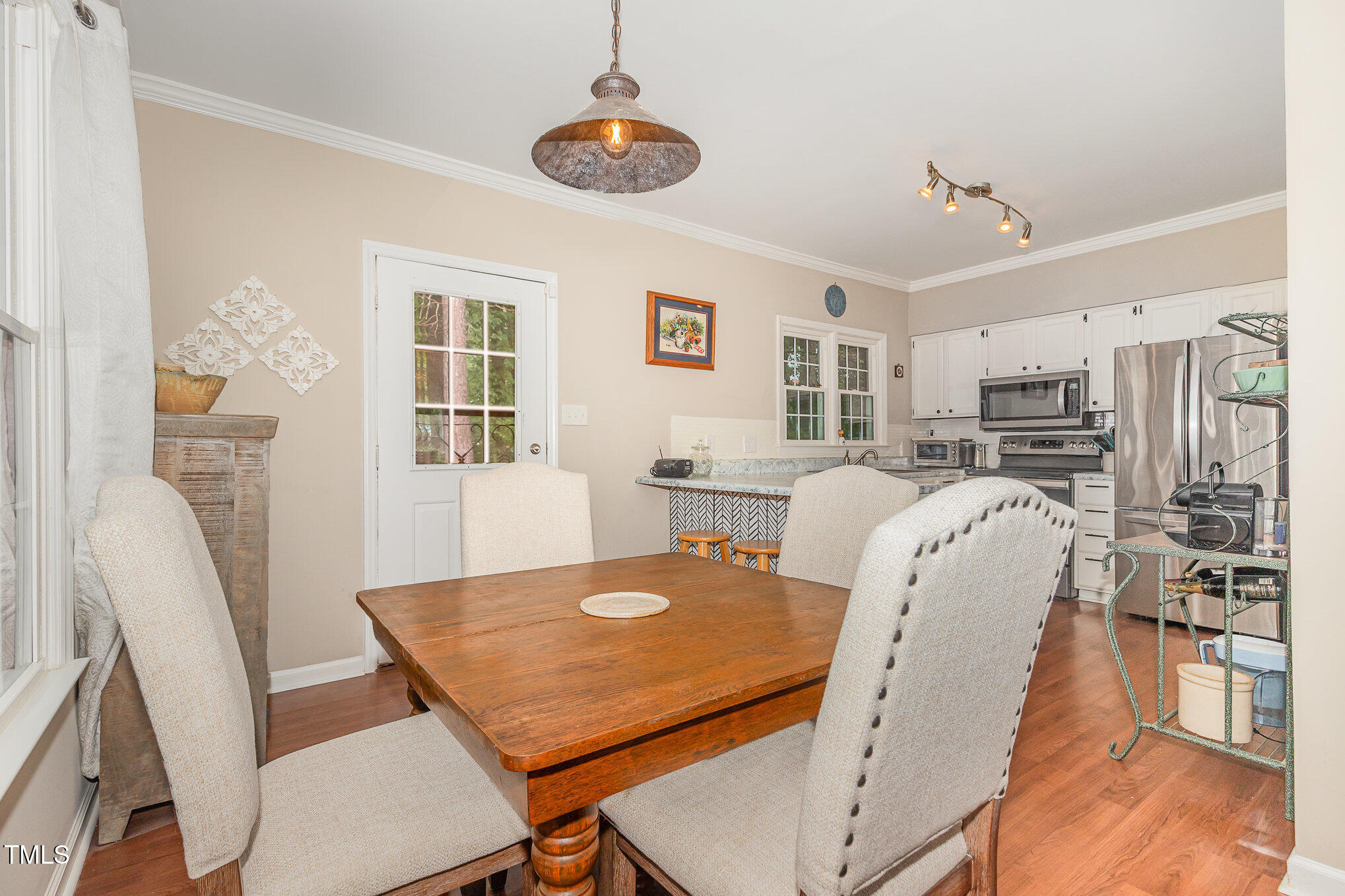 6225 Waterside Lane Raleigh, NC 27613 - Photo 8 of 22 008_img_6603-edit_218