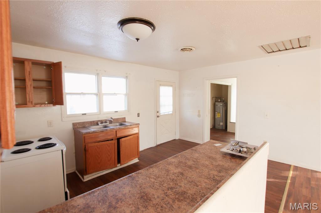 210 Taylor Street Sullivan, MO 63080 - Photo 4 of 10