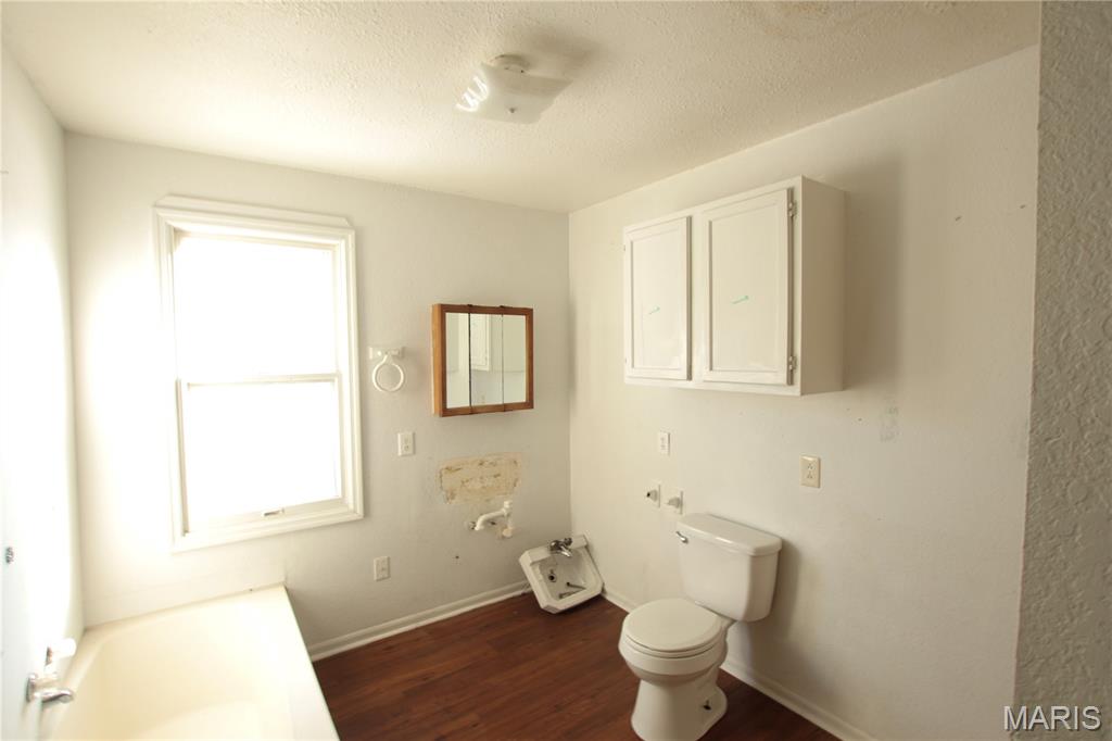 210 Taylor Street Sullivan, MO 63080 - Photo 5 of 10