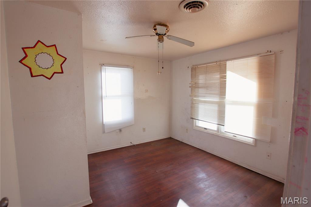 210 Taylor Street Sullivan, MO 63080 - Photo 8 of 10