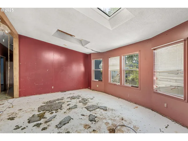 $32,500 | 300 Southeast Goodnight Avenue, Unit 21, Corvallis, OR 97333