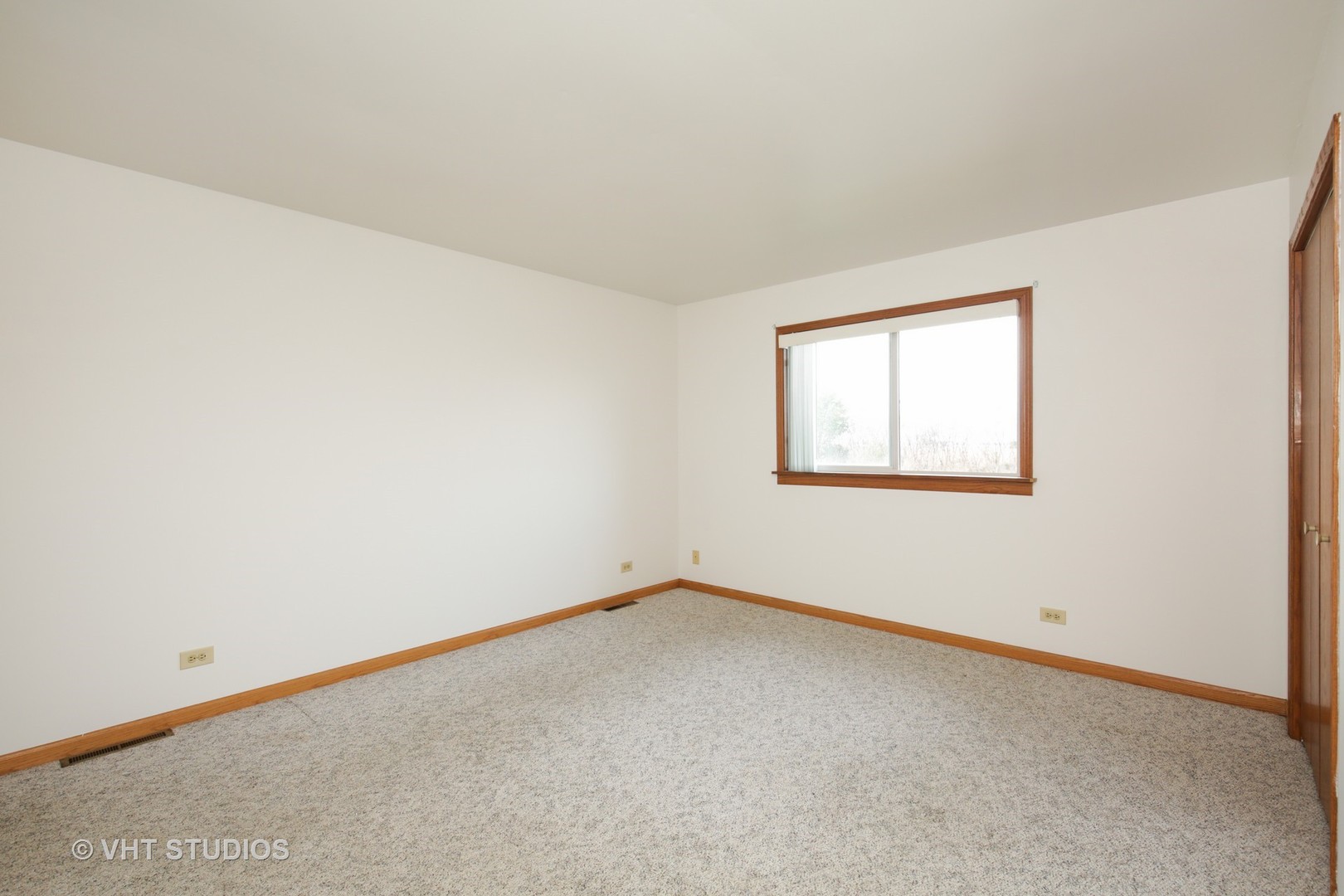 32227 Roosevelt Road Genoa, IL 60135 - Photo 8 of 16