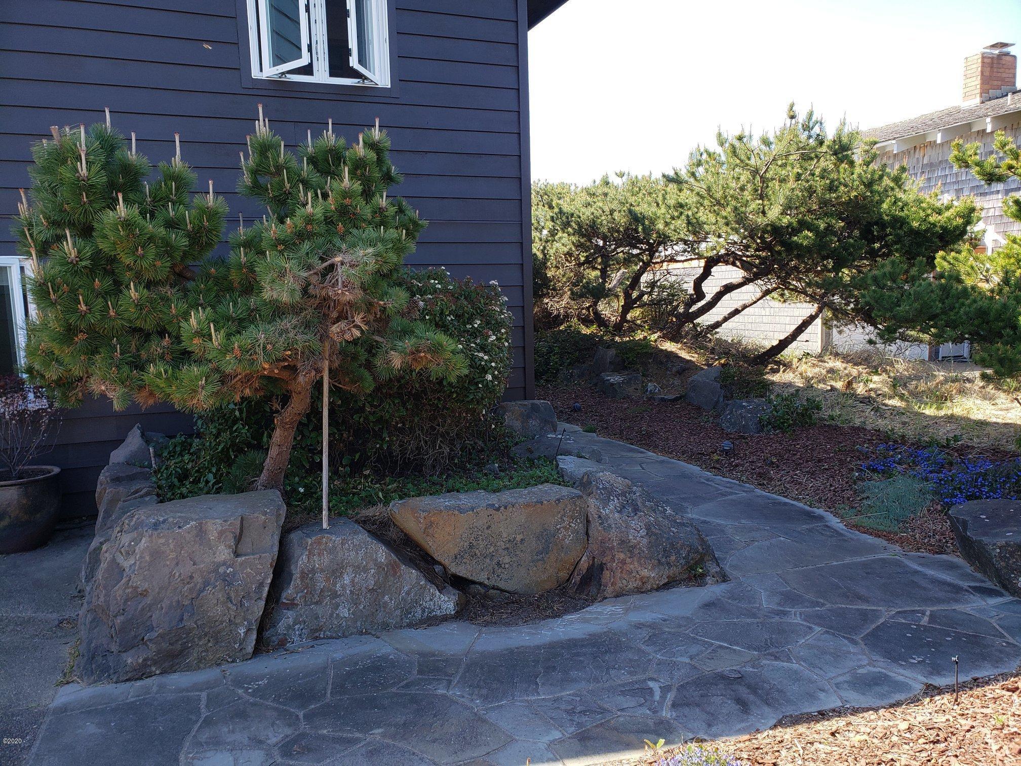 2306 Northwest Oceania Drive Waldport, OR 97394 - Photo 3 of 37 35