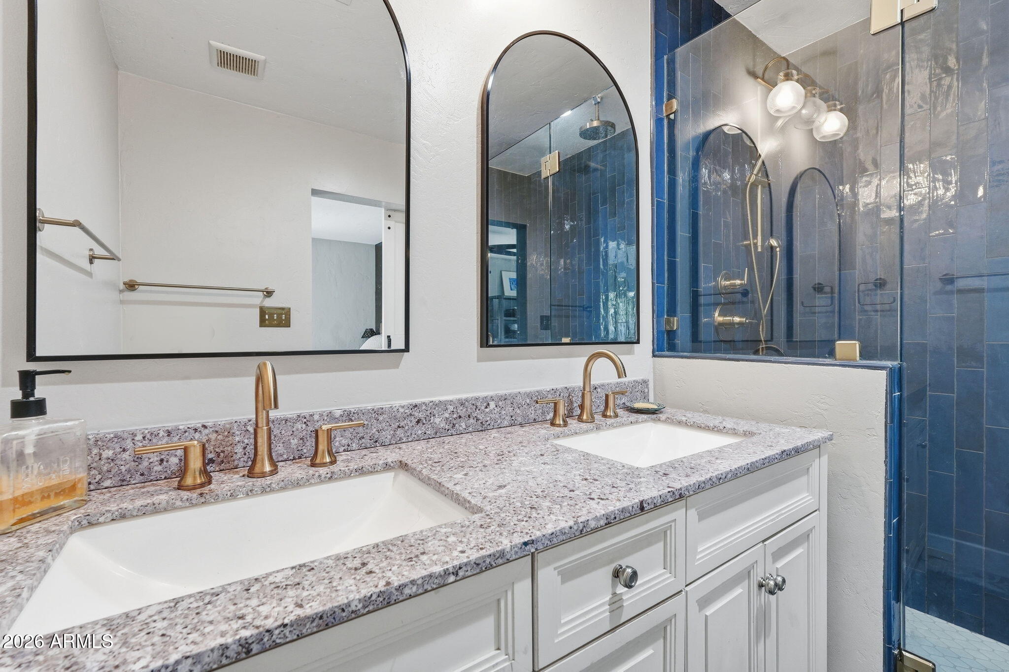 3027 North 27th Street Phoenix, AZ 85016 - Photo 15 of 27 Primary Bathroom