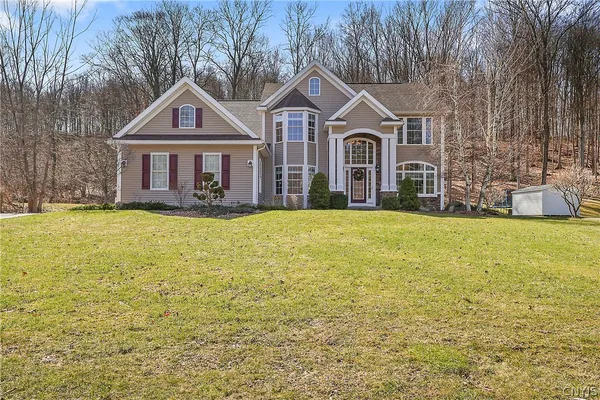 $759,900 | 301 Starksboro Drive, Camillus, NY 13031