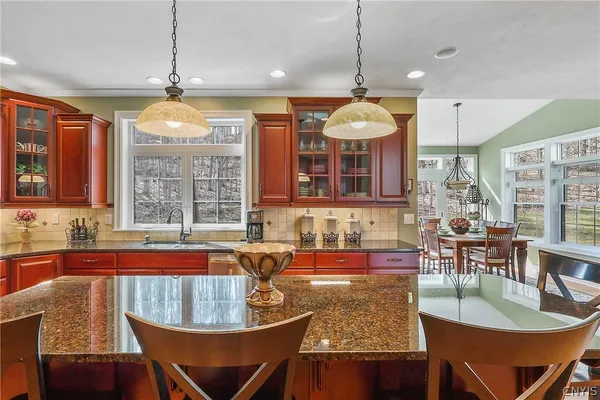 $759,900 | 301 Starksboro Drive, Camillus, NY 13031