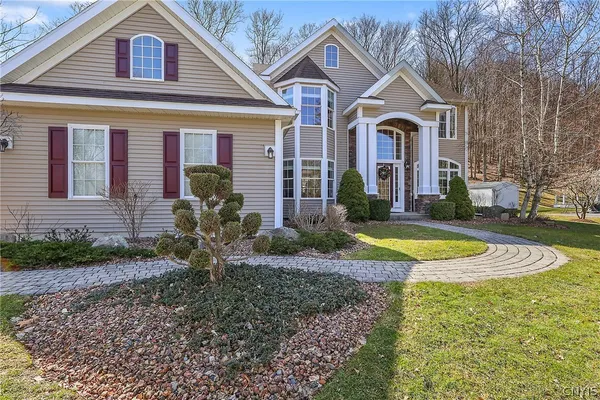 $759,900 | 301 Starksboro Drive, Camillus, NY 13031